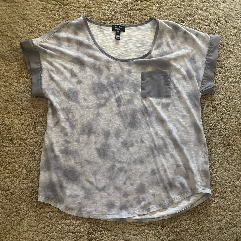 Jones New York Gray Tie-Dye Short Sleeve Top